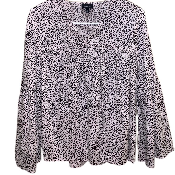 Who What Wear Cheetah Print Bell Sleeve Top Pink - Picture 3 of 6